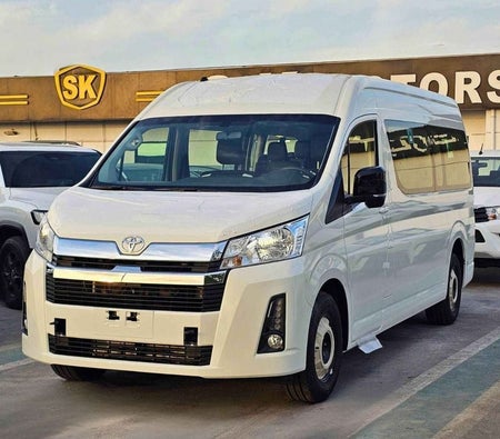 Белый Toyota Hiace 2026 Белый Toyota Hiace 2026