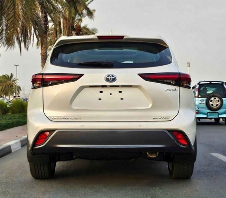 Белый Toyota Highlander 2026 Белый Toyota Highlander 2026