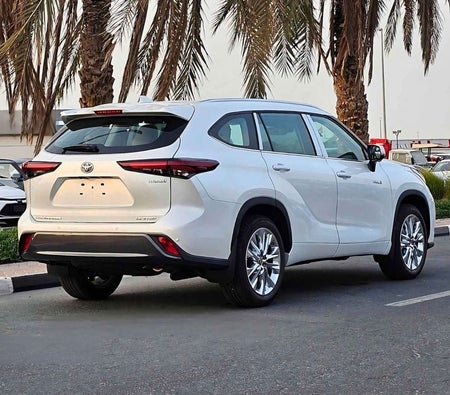 Bianca Toyota Highlander 2026