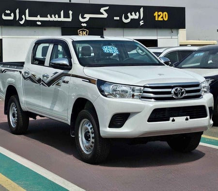 White Toyota Hilux 2024