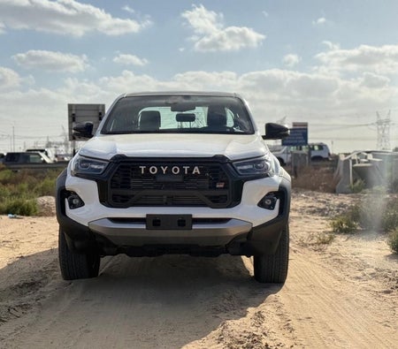 Toyota Hilux 2025, photo 2 of 4