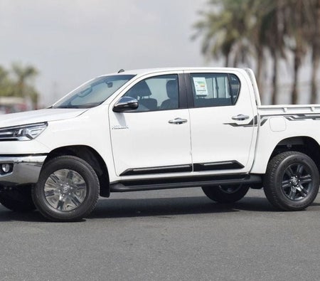 Toyota Hilux 2025, photo 2 of 4