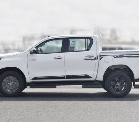 Toyota Hilux 2025, photo 3 of 4