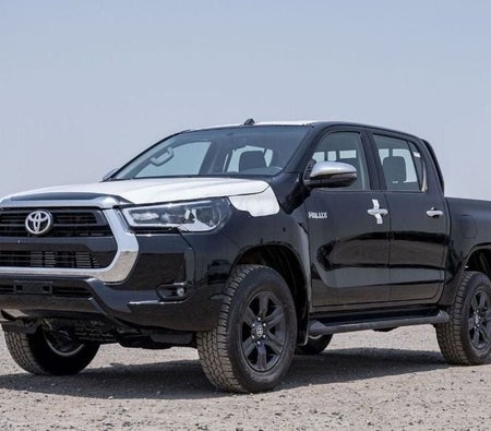 Toyota Hilux 2025, photo 2 of 4