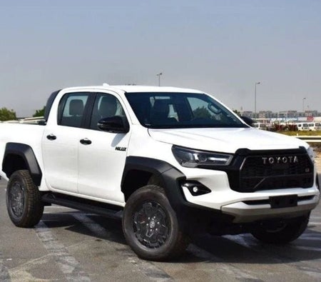 Toyota Hilux 2025, photo 1 of 4