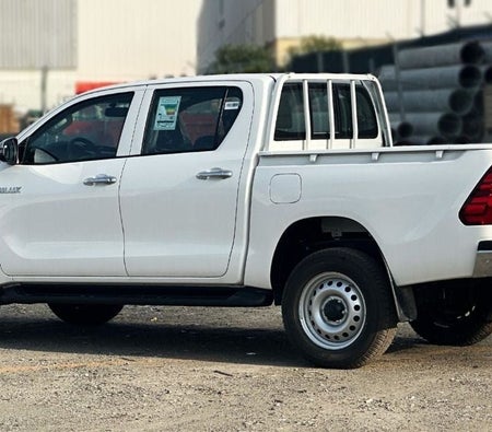 Toyota Hilux 2025, photo 3 of 4