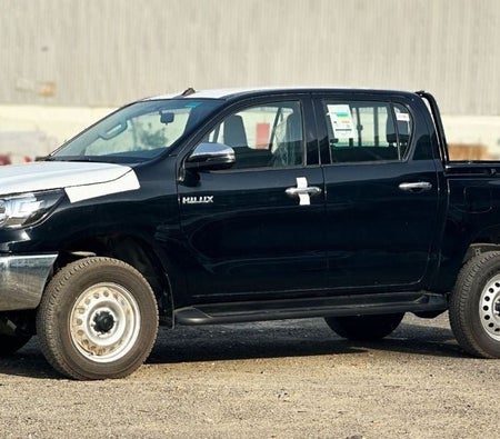 Toyota Hilux 2025, photo 2 of 4