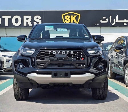 Черный Toyota Hilux 2025 год Черный Toyota Hilux 2025 год