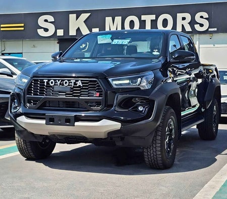 Черный Toyota Hilux 2025 год Черный Toyota Hilux 2025 год