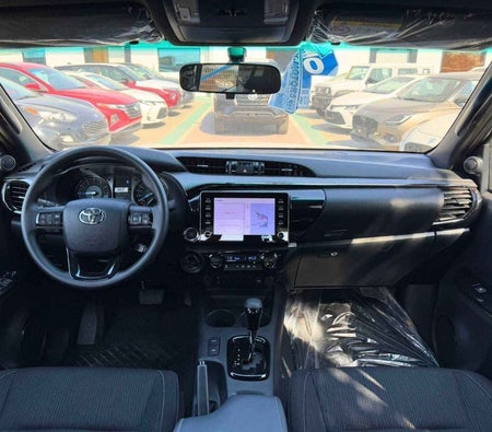 Bianca Toyota Hilux 2025