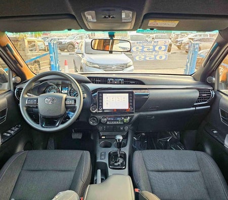 Bianca Toyota Hilux 2025