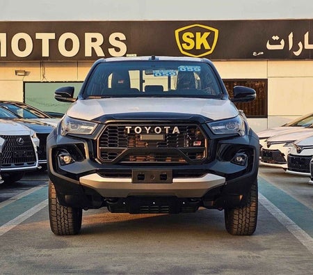 Black Toyota Hilux 2025