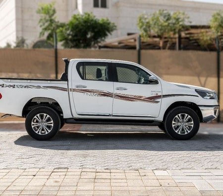 Toyota Hilux 2026, photo 2 of 4