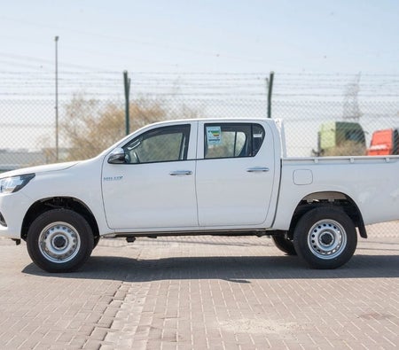 Toyota Hilux 2026, photo 3 of 4
