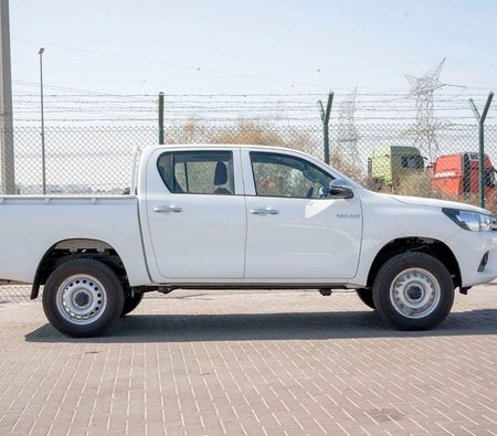 Toyota Hilux 2026, photo 2 of 4