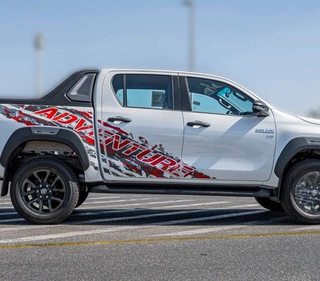Toyota Hilux 2026, photo 2 of 4