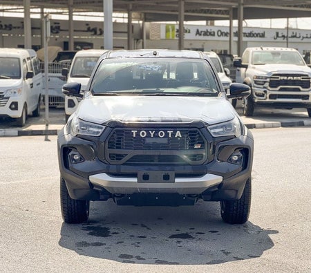 Toyota Hilux 2026, photo 2 of 4