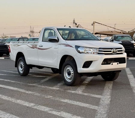 Toyota Hilux 2026, photo 2 of 4
