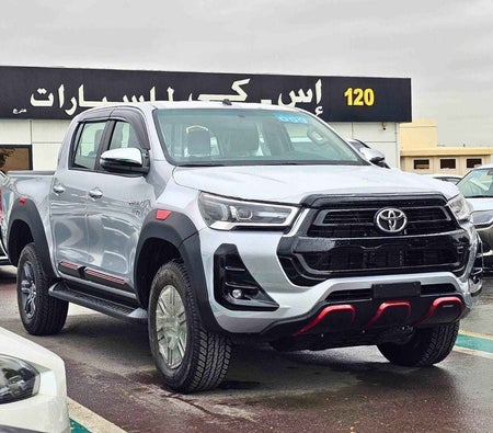 D'argento Toyota Hilux 2026