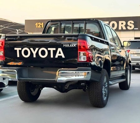 Black Toyota Hilux 2026