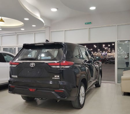 Черный Toyota Innova 2025 год