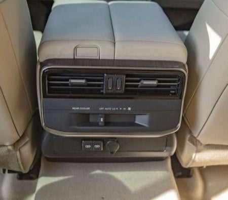 Toyota Land Cruiser 2025, photo 4 of 4