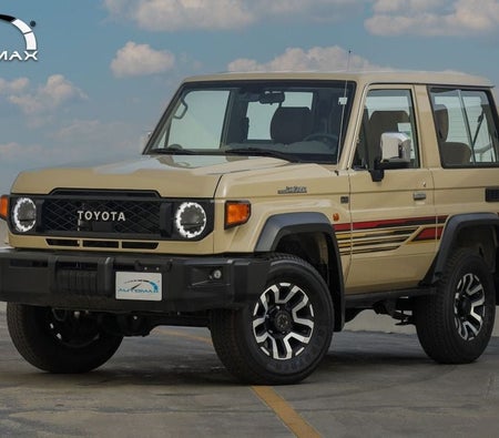 Бежевый Toyota Land Cruiser 2025 год Бежевый Toyota Land Cruiser 2025 год