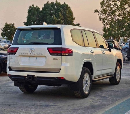 Bianca Toyota Land Cruiser 2025