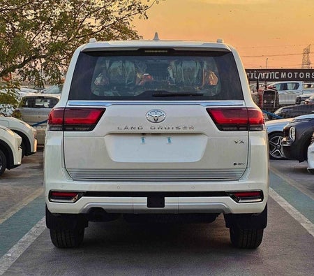 Bianca Toyota Land Cruiser 2025