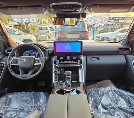 Bianca Toyota Land Cruiser 2025