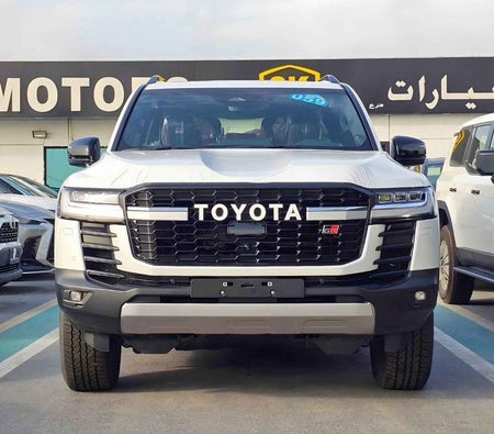 Bianca Toyota Land Cruiser 2025
