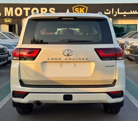 Weiß Toyota Land Cruiser 2025