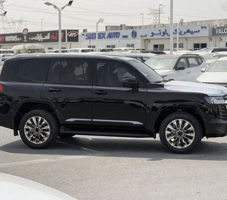 Toyota Land Cruiser 2026, photo 3 of 4