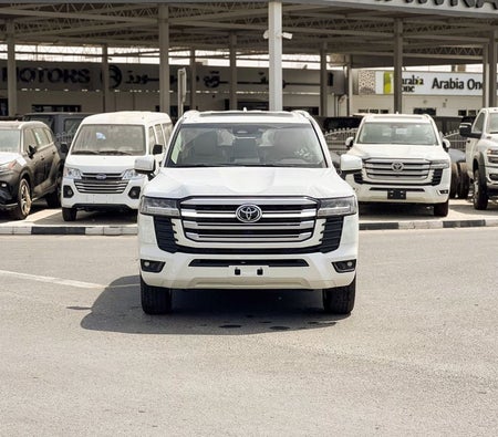 Toyota Land Cruiser 2026, photo 2 of 4