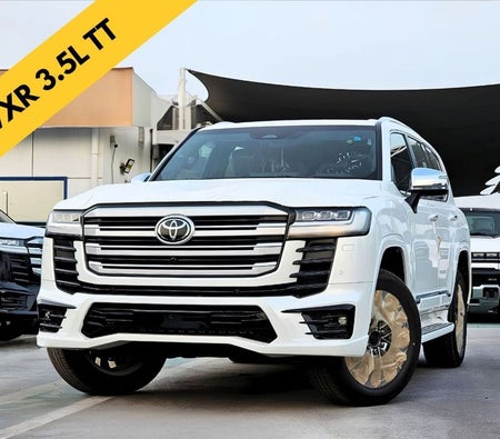 Белый Toyota Land Cruiser 2026 Белый Toyota Land Cruiser 2026