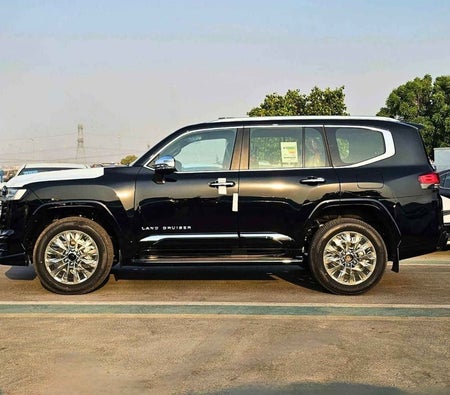 Черный Toyota Land Cruiser 2026 Черный Toyota Land Cruiser 2026
