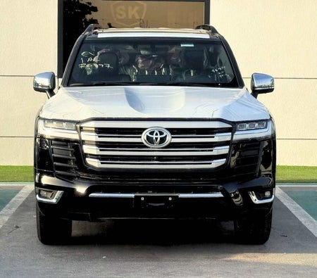 Черный Toyota Land Cruiser 2026 Черный Toyota Land Cruiser 2026