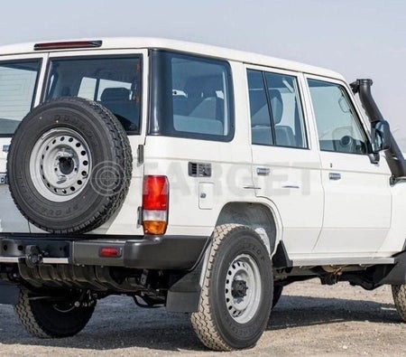 Toyota Land Cruiser 70 2025, photo 3 of 4