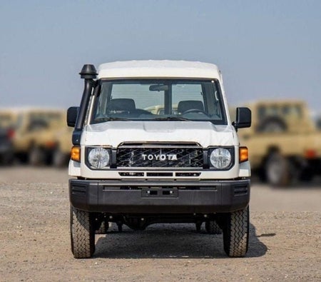 Toyota Land Cruiser 70 2025, photo 3 of 4