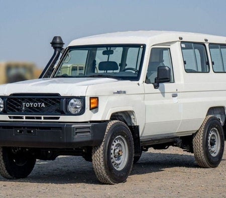 Toyota Land Cruiser 70 2025, photo 1 of 4