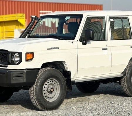 Toyota Land Cruiser 70 2025, photo 2 of 4