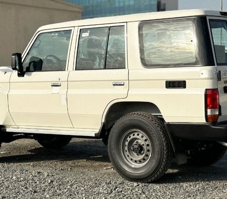 Toyota Land Cruiser 70 2025, photo 4 of 4