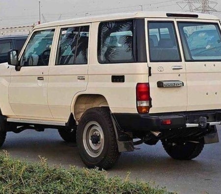 Toyota Land Cruiser 70 2025, photo 4 of 4