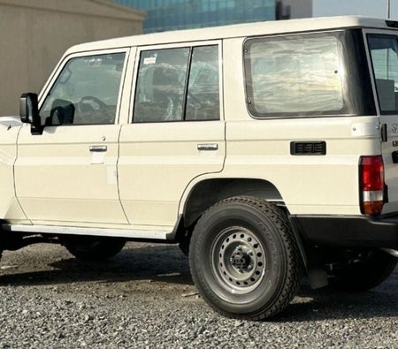 Toyota Land Cruiser 70 2025, photo 3 of 4