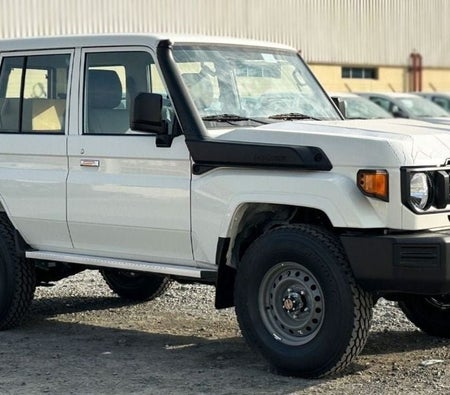 Toyota Land Cruiser 70 2025, photo 2 of 4