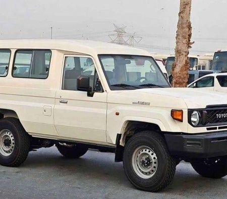 Toyota Land Cruiser 70 2025, photo 1 of 4
