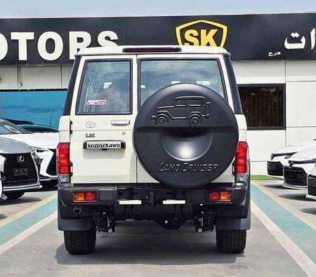 Bianca Toyota Land Cruiser 70 2025