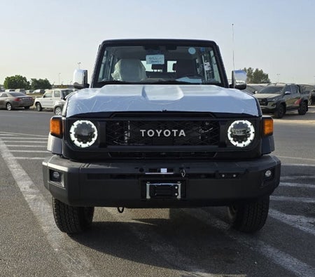 Черный Toyota 70 Series 2026 Черный Toyota 70 Series 2026