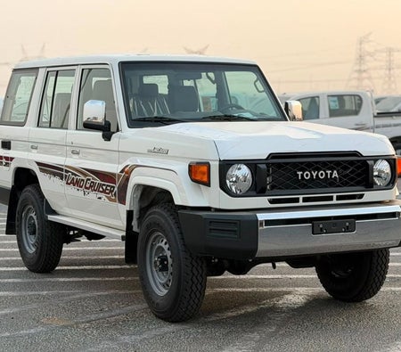 Белый Toyota 70 Series 2026 Белый Toyota 70 Series 2026