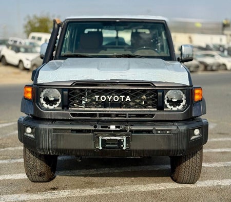 Toyota Land Cruiser 70 2026, photo 4 of 4
